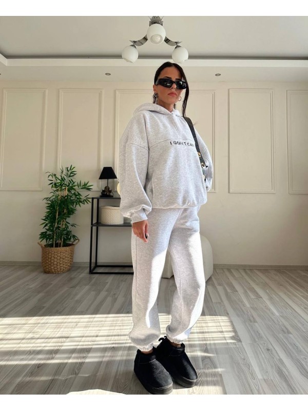 Жіночий теплий костюм з написом на спинi сiрого кольору 35148