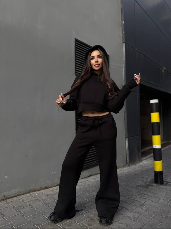 Жіночий теплий костюм з капюшоном чорного кольору 35155