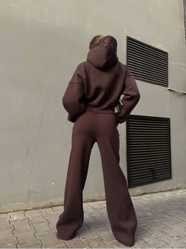 Жіночий теплий костюм з капюшоном коричневого кольору 35156