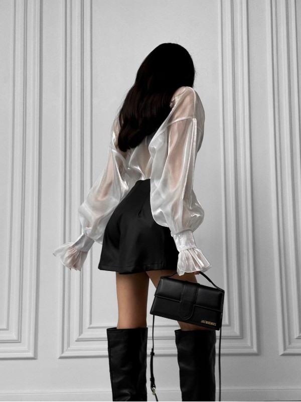 Жіноча спідниця-шорти із еко-шкіри чорного кольору 35161