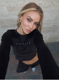 Жіночий велюровий костюм чорного кольору 35168