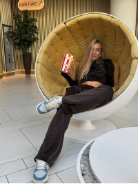 Жіночий велюровий костюм коричневого кольору 35169