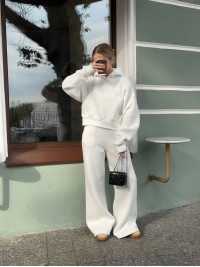 Жіночий теплий костюм з капюшоном молочного кольору 35170