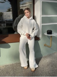 Жіночий теплий костюм з капюшоном молочного кольору 35170