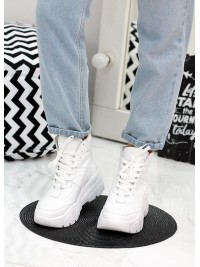 Жіночі шкіряні спортивні черевики (байка) білого кольору 35180