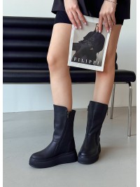 Жіночі шкіряні черевики на платформі (Байка) чорного кольору 35184