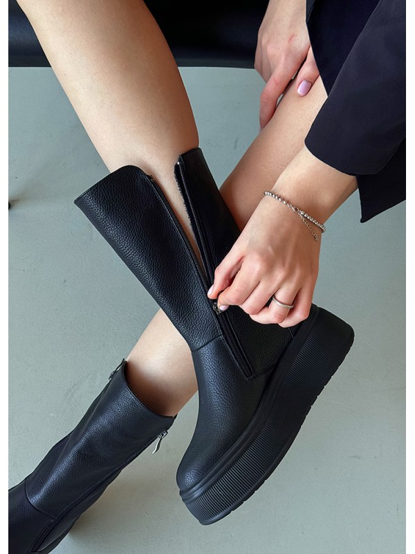 Жіночі шкіряні черевики на платформі (Байка) чорного кольору 35184