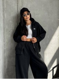 Жіночий теплий костюм на змiйцi чорного кольору 35192