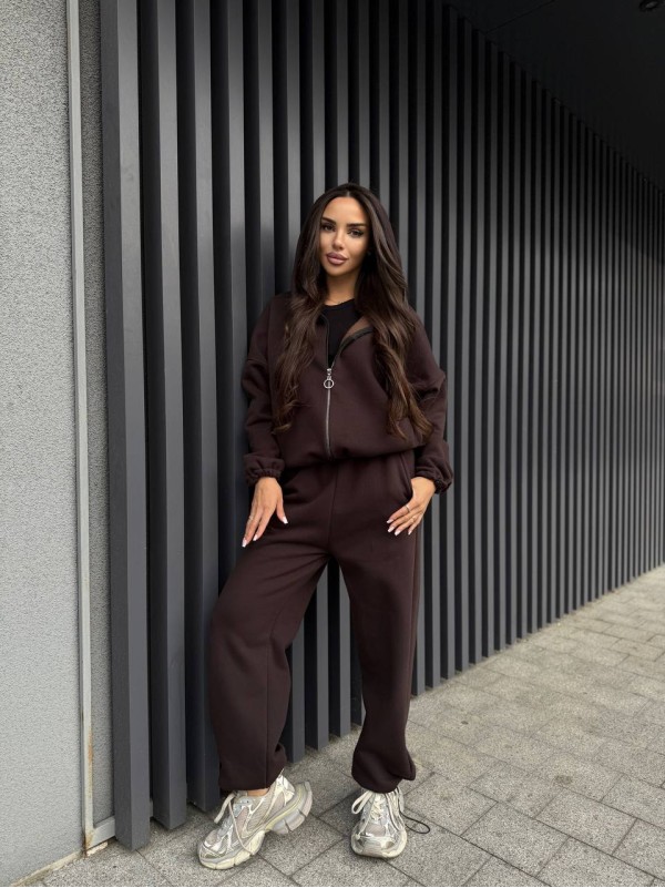Жіночий теплий костюм на змiйцi коричневого кольору 35201