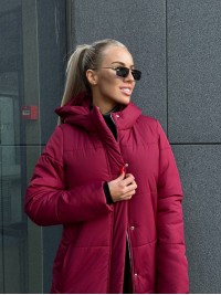 Жіноче зимове пальто-пуховик бордового кольору 35213