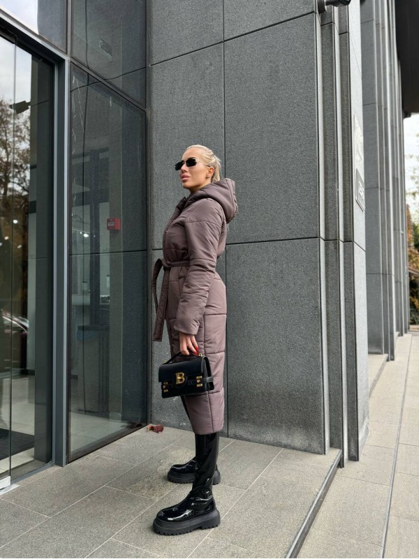 Жіноче зимове пальто-пуховик коричневого кольору 35216