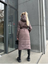 Жіноче зимове пальто-пуховик коричневого кольору 35216