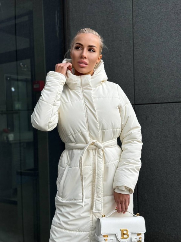 Жіноче зимове пальто-пуховик молочного кольору 35217