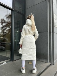 Жіноче зимове пальто-пуховик молочного кольору 35217