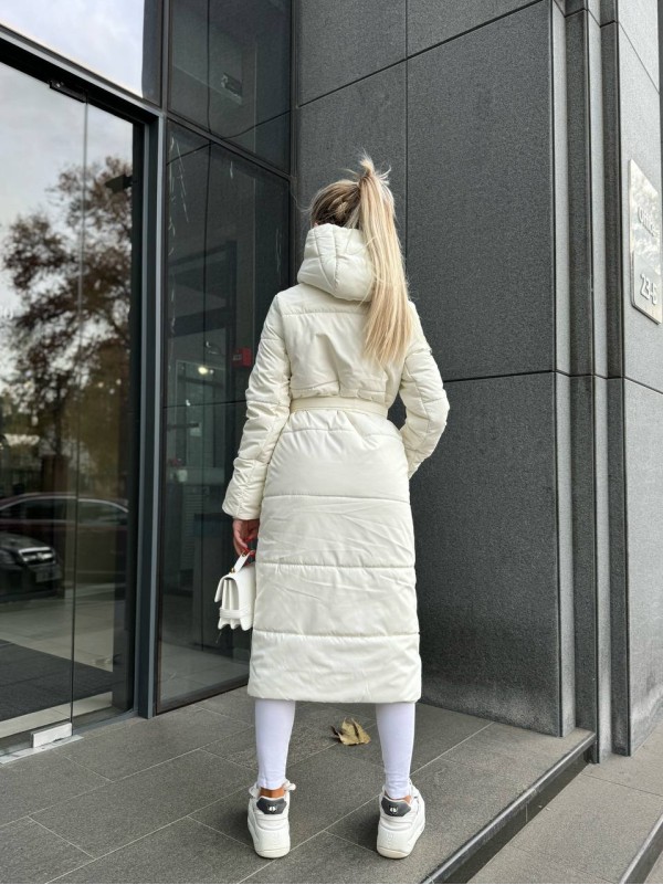 Жіноче зимове пальто-пуховик молочного кольору 35217