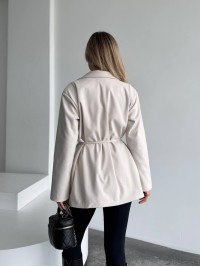 Жіночий пiджак з плечиками бежевого кольору 35223