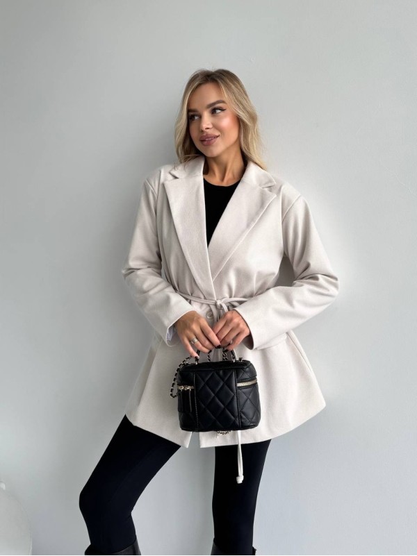 Жіночий пiджак з плечиками бежевого кольору 35223