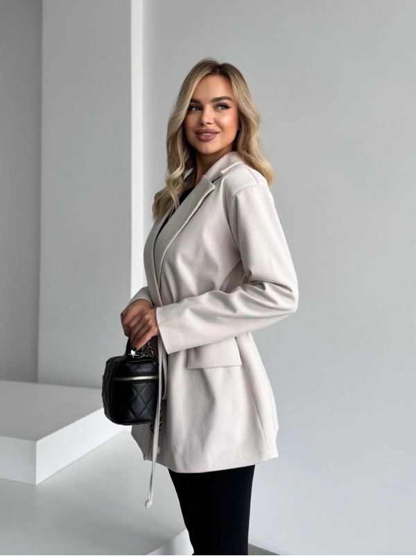Жіночий пiджак з плечиками бежевого кольору 35223