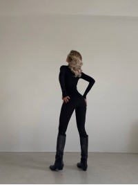 Жiночий теплий комбінезон рубчик чорного кольору 35225