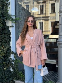 Жіночий кардиган iз альпаки з поясом пудрового кольору 35235