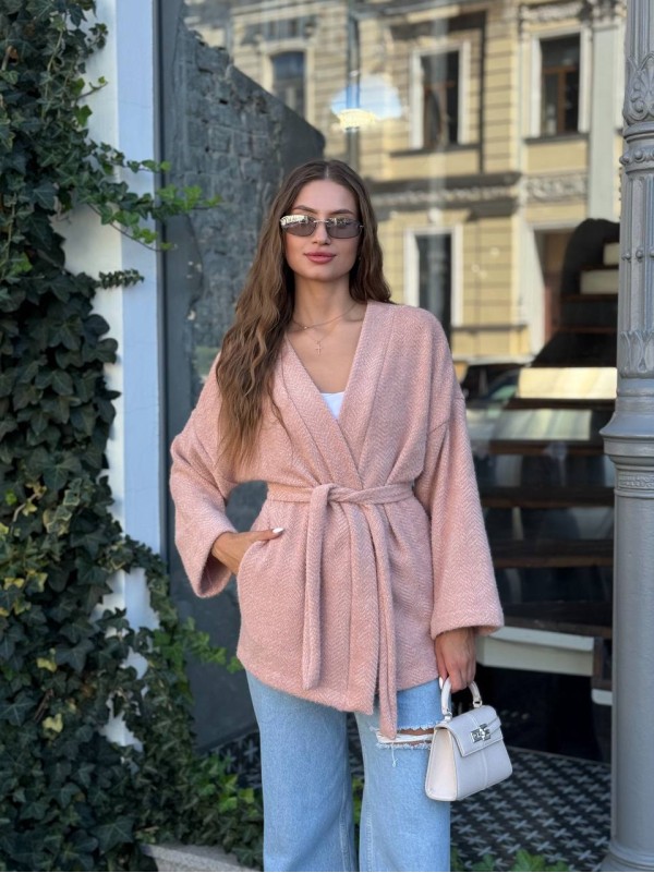 Жіночий кардиган iз альпаки з поясом пудрового кольору 35235