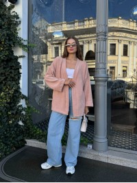 Жіночий кардиган iз альпаки з поясом пудрового кольору 35235