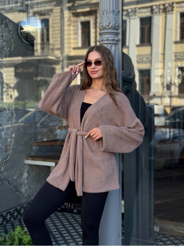Жіночий кардиган iз альпаки з поясом кавового кольору 35239
