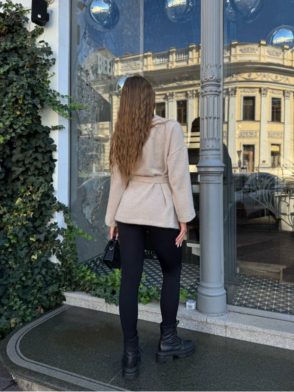 Жіночий кардиган iз альпаки з поясом бежевого кольору 35240