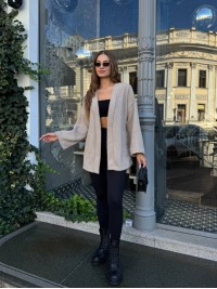 Жіночий кардиган iз альпаки з поясом бежевого кольору 35240