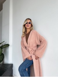 Жіночий довгий кардиган з поясом та кишенями пудрового кольору 35241
