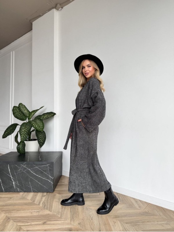 Жіночий довгий кардиган з поясом та кишенями чорно-бiлого кольору 35242