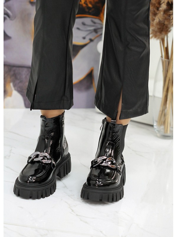 Жіночі шкіряні лакові черевики (байка) чорного кольору 35253