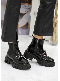 Жіночі шкіряні лакові черевики (байка) чорного кольору 35253