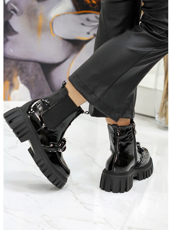 Жіночі шкіряні лакові черевики (байка) чорного кольору 35253