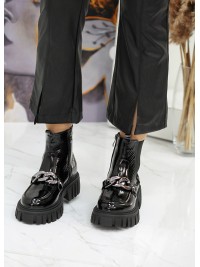 Жіночі шкіряні лакові черевики (хутро) чорного кольору 35254