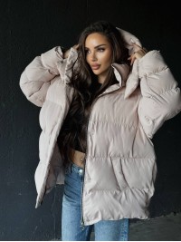 Жіночий зимовий пуховик бежевого кольору 35260