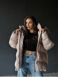 Жіночий зимовий пуховик бежевого кольору 35260