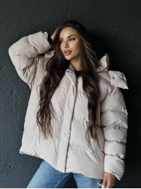 Жіночий зимовий пуховик бежевого кольору 35260