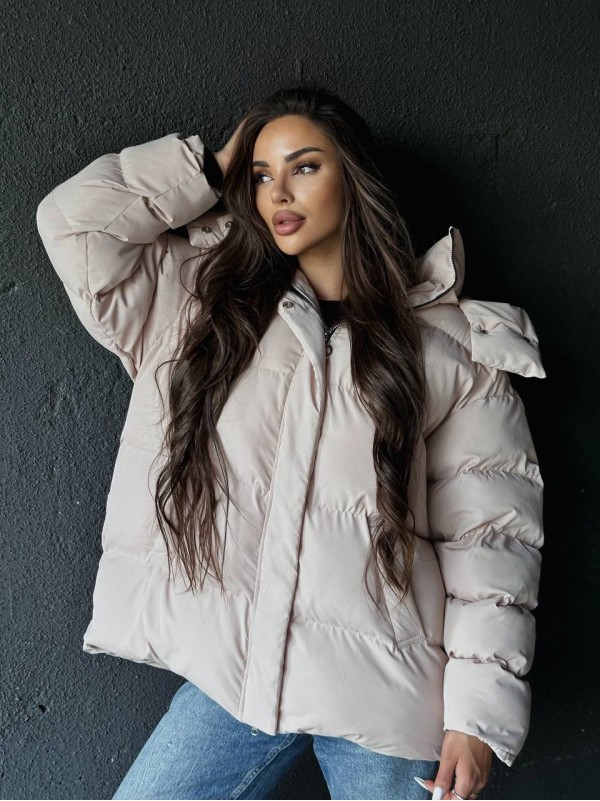 Жіночий зимовий пуховик бежевого кольору 35260