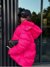 Жіночий зимовий пуховик малинового кольору 35261