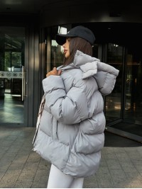 Жіночий зимовий пуховик сiрого кольору 35262