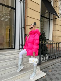 Жіноча зимова куртка с капюшоном малинового кольору 35264