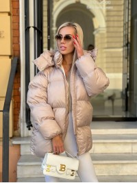 Жіноча зимова куртка с капюшоном бежевого кольору 35265