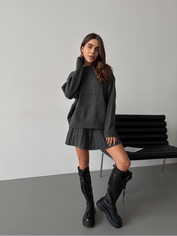 Жіночий теплий костюм 2-ка зі спідницею графiтового кольору 35269