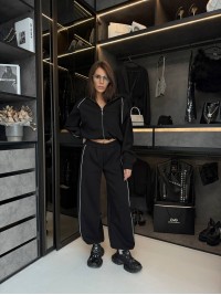 Жіночий теплий костюм з капюшоном чорного кольору 35273