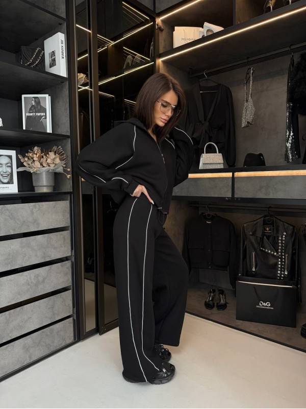 Жіночий теплий костюм з капюшоном чорного кольору 35273