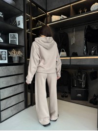 Жіночий теплий костюм з капюшоном бежевого кольору 35275