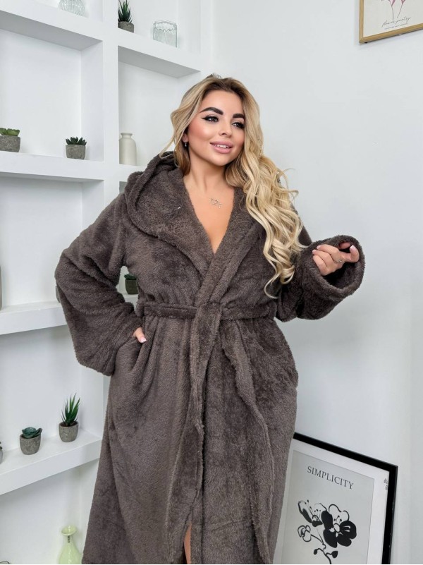 Жіночий махровий халат з капюшоном коричневого кольору 35281