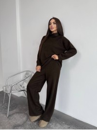 Базовий жiночий костюм з ангори коричневого кольору 35284