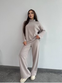 Базовий жiночий костюм з ангори бежевого кольору 35285